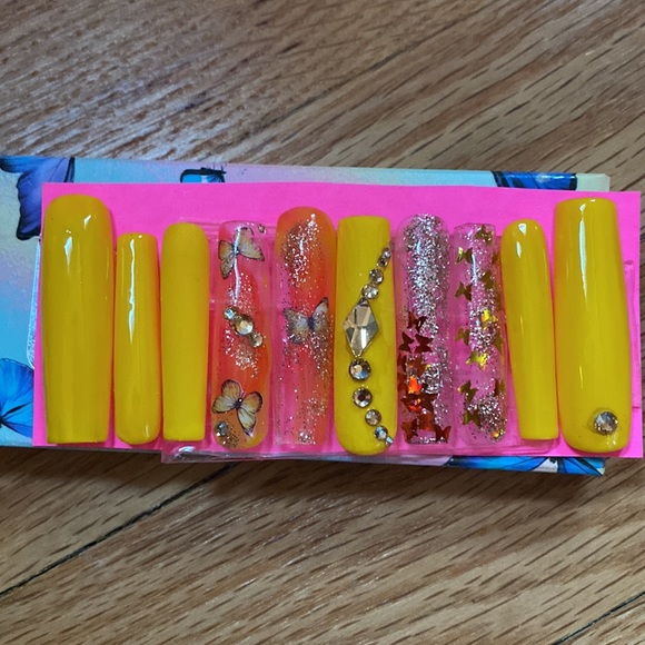 “Yellow Sunset Xl Nails” (Spring/Summer Collection) - Picture 4 of 5